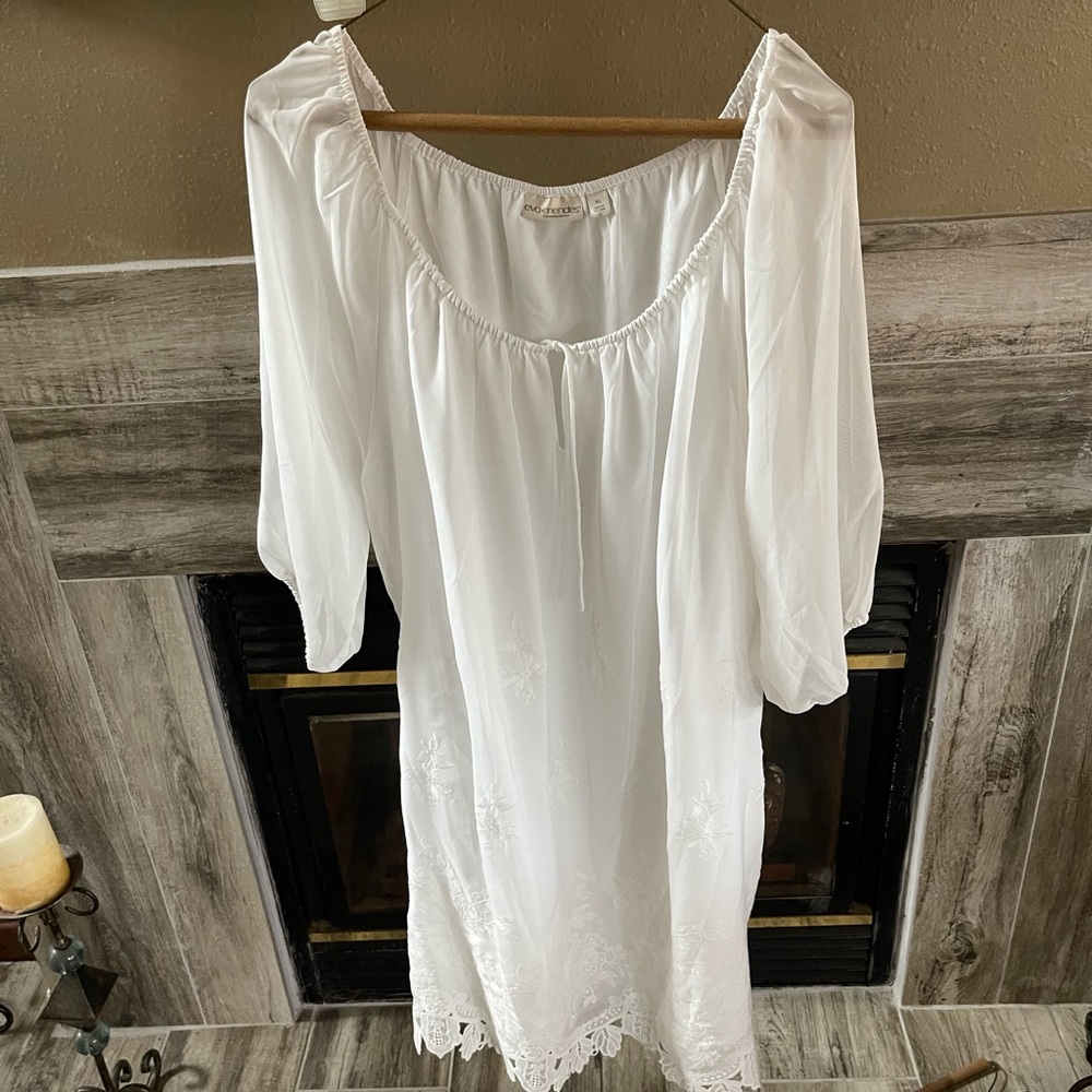 Eva Mendes white dress🩵